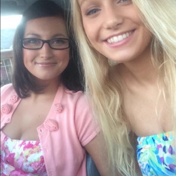 Meet your Posher, Mikhyla - Picture 2 of 3